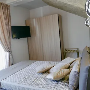 Phoenix Garda Hills , Sirmione Italy